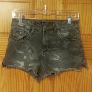 See Through Soul High Rise Camo Shorts size 26 in waist